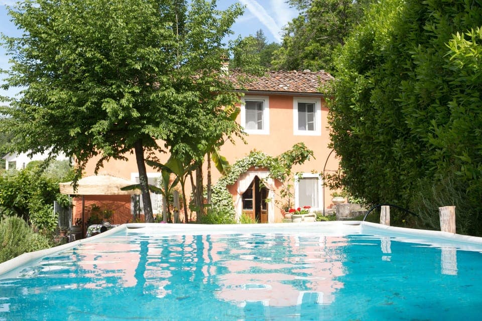 Pretty villa with pool
