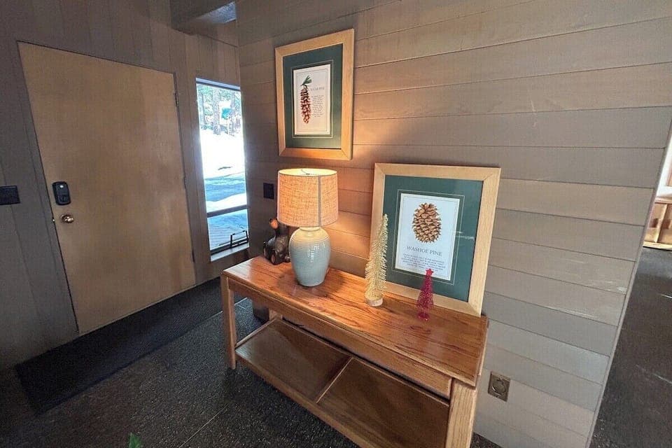 2nd/Main Level- Entry way