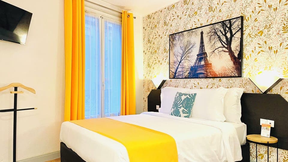 Junior Suite | Premium bedding, minibar, in-room safe, laptop workspace