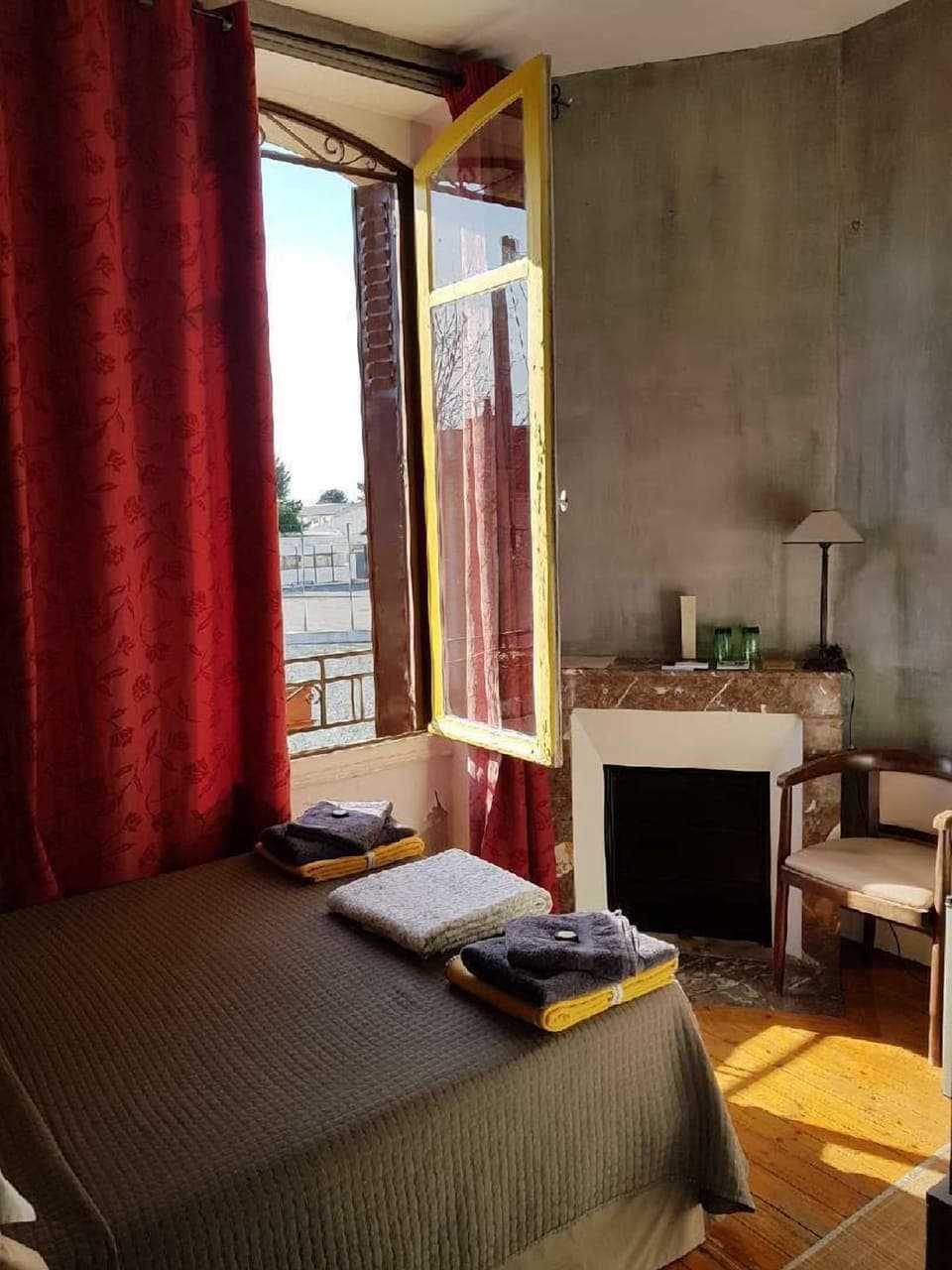 Double Room | Minibar, iron/ironing board, free WiFi, bed sheets