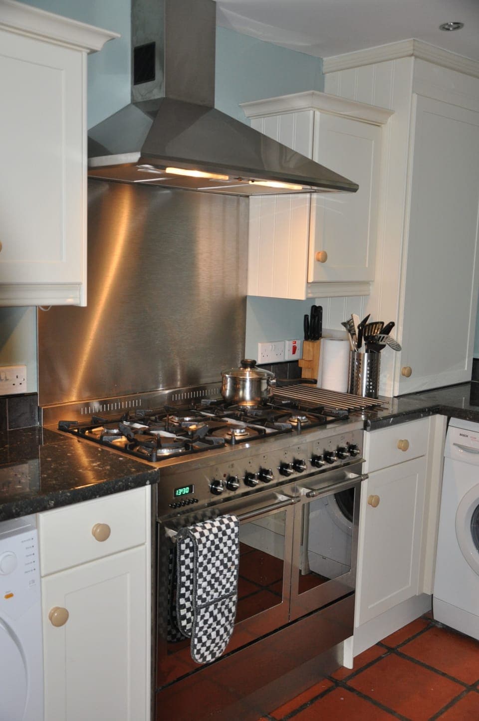 Kitchen range
