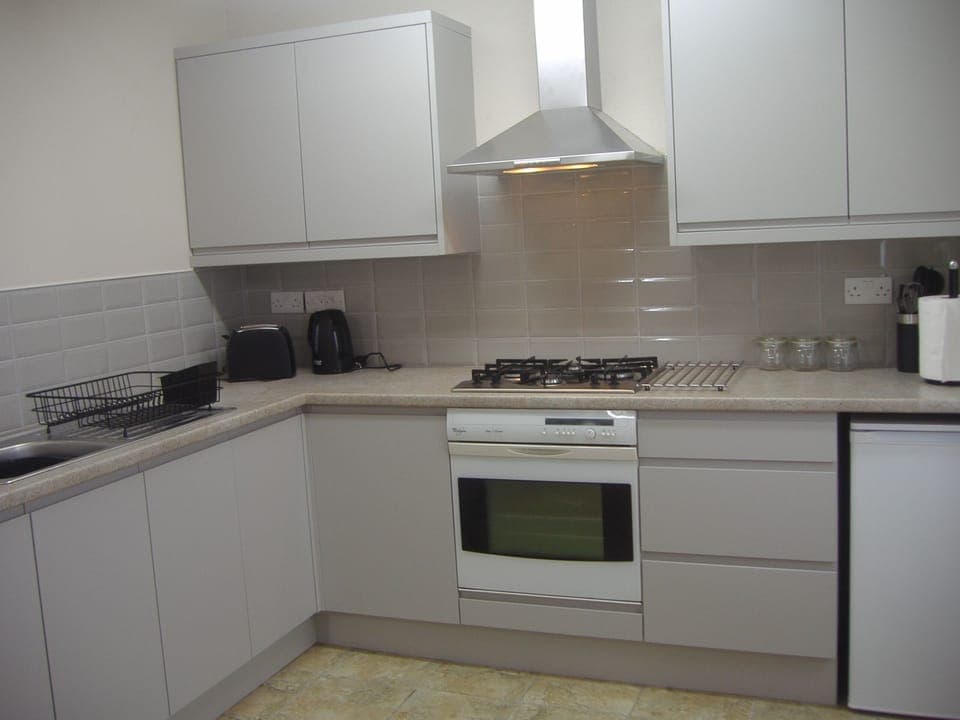 Fully fitted kitchen