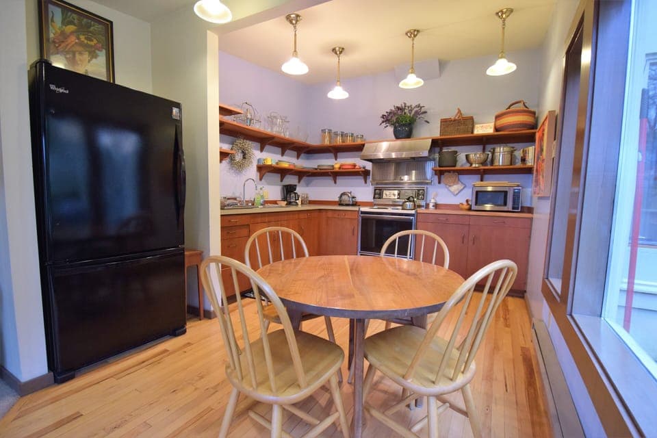 A gourmet kitchen suitable for Thanksgiving Dinner