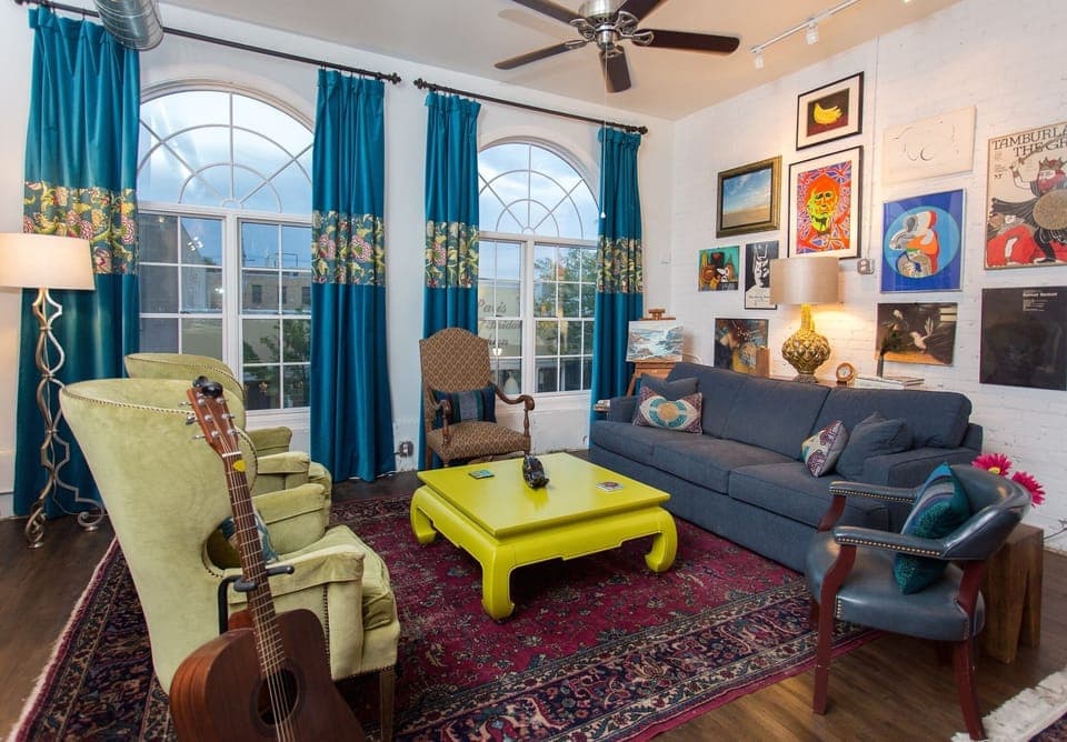 Anyone play the guitar? 