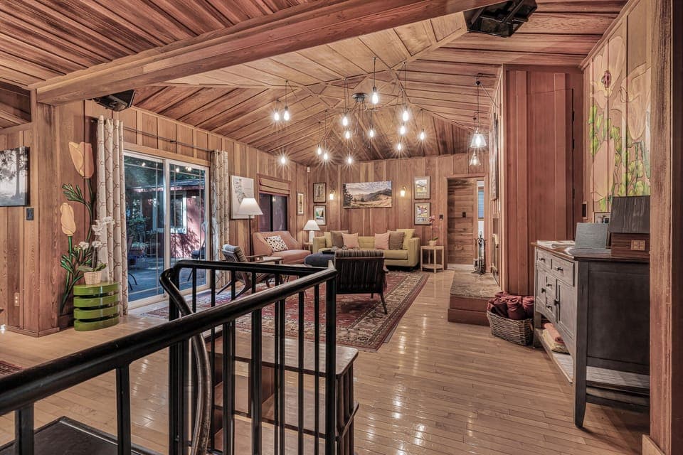 Entry to Living Room