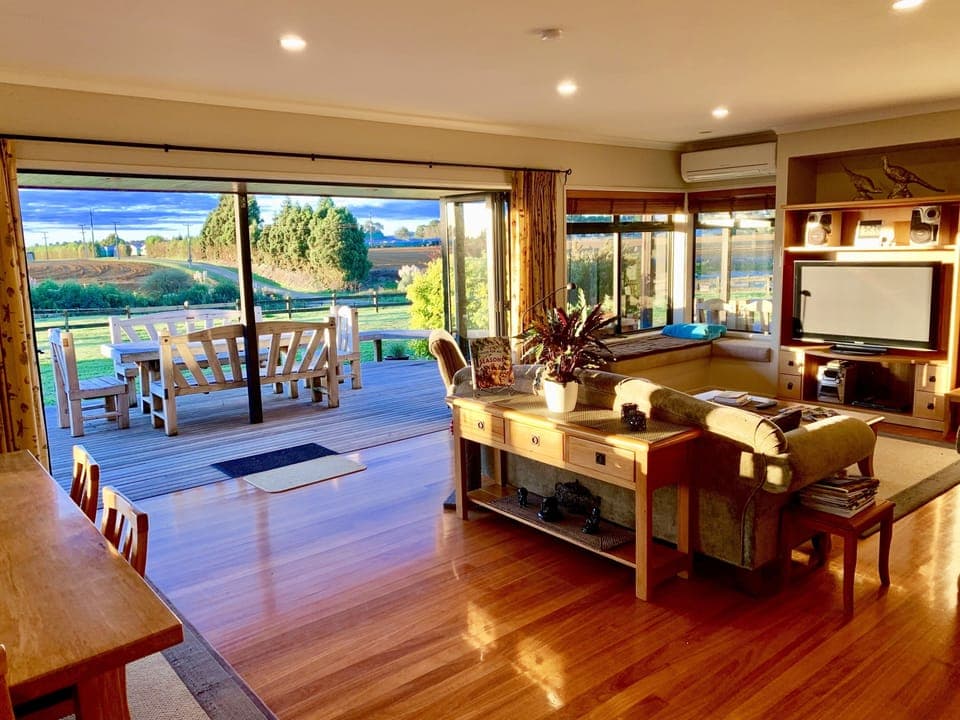 Exclusive House, 3 Bedrooms, Hot Tub, Garden View | Individually decorated, individually furnished, desk, laptop workspace