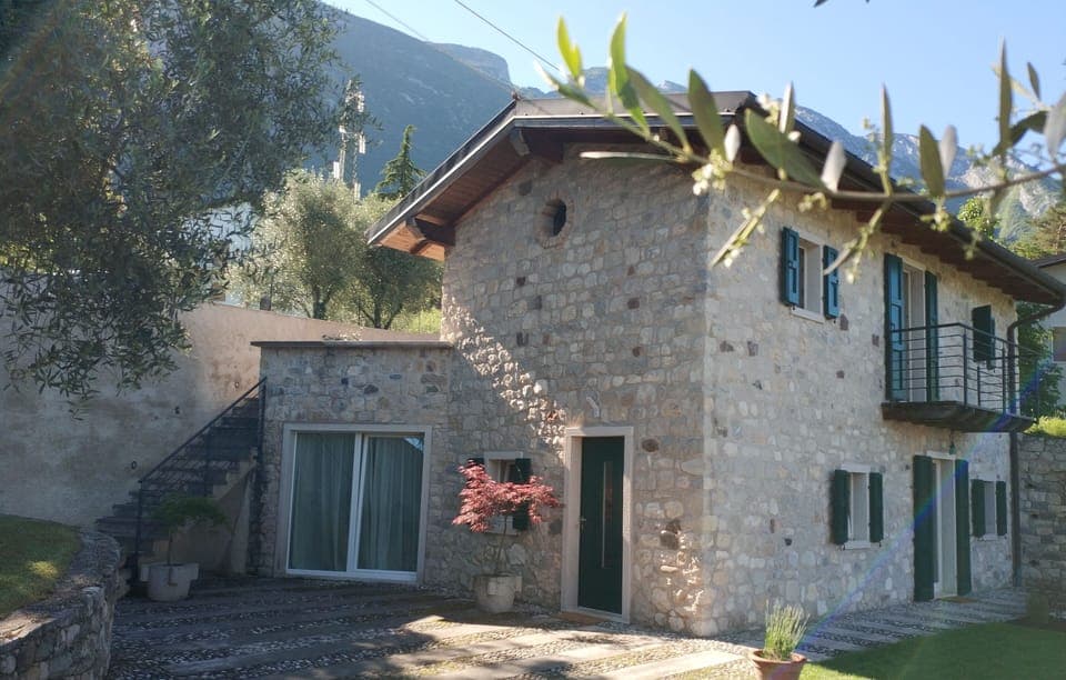 d6d6151c-aae7-462b-b76a-a96af57201a9