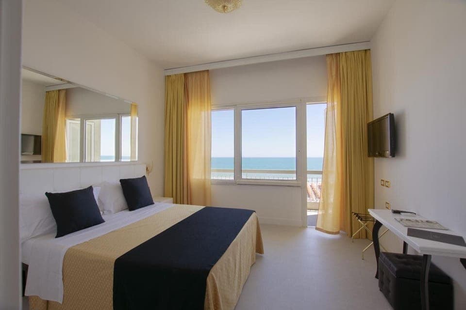 Cribs/infant beds, rollaway beds, free WiFi