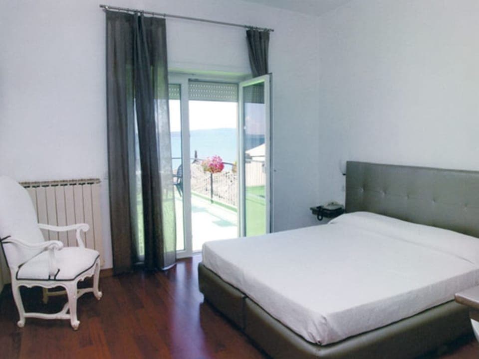 Double or Twin Room | Cribs/infant beds, rollaway beds, free WiFi, bed sheets