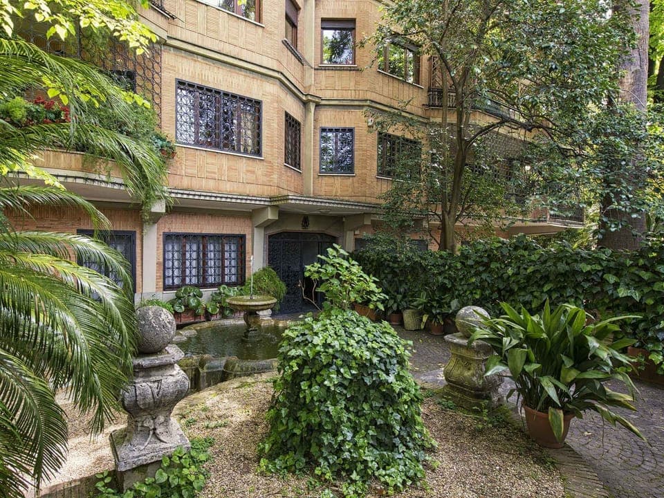 Shared Garden with Fountain