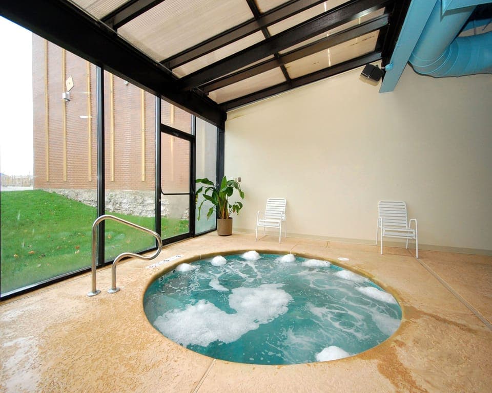 Indoor spa tub