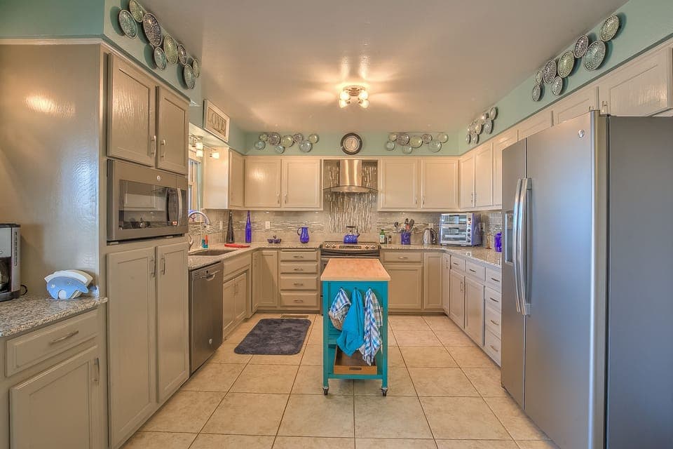 Full kitchen with brand new appliances