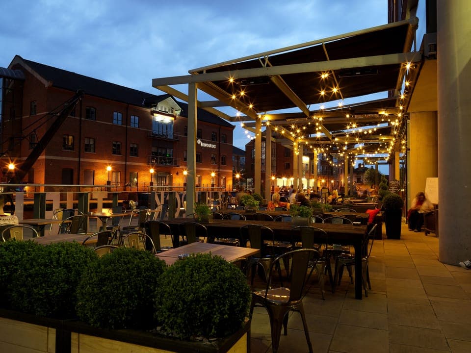 Breakfast, lunch, dinner served; British cuisine 