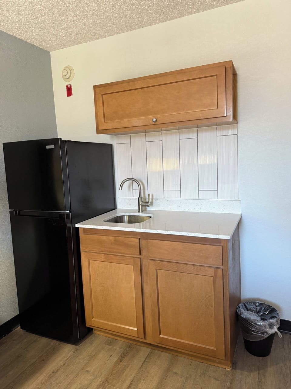 Room, 1 King Bed, Mobility Accessible, Non Smoking | Private kitchen