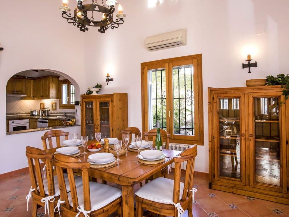 Water, Boat, Property, Watercraft, Building, Window, Vehicle, Waterway, Urban Design