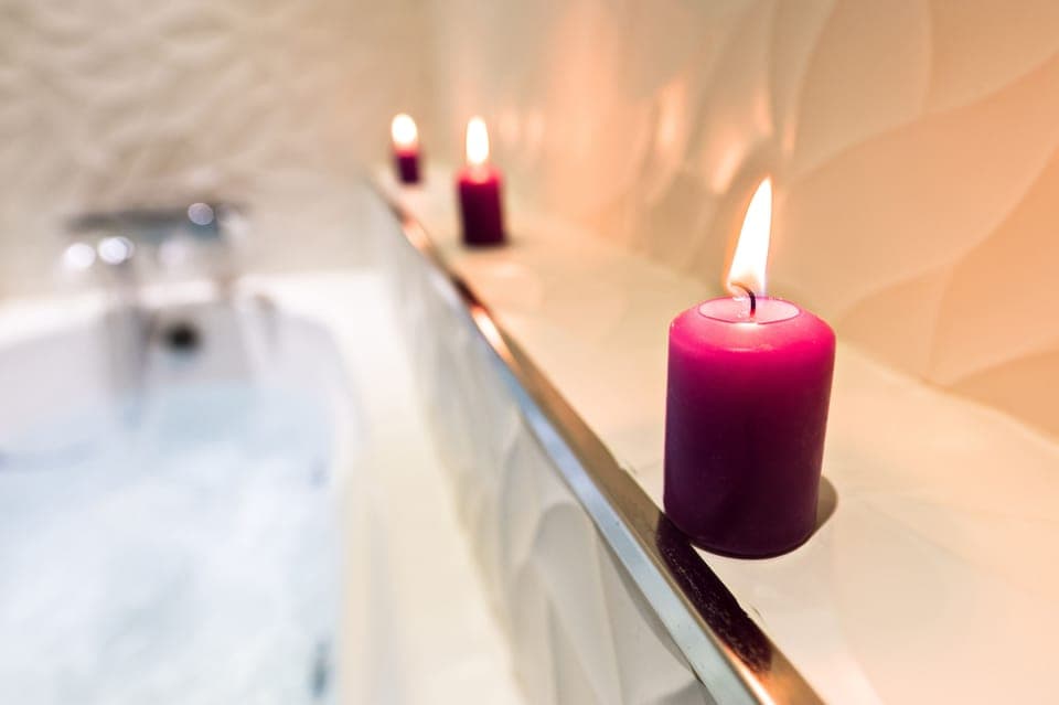 Deluxe Room | Deep soaking bathtub