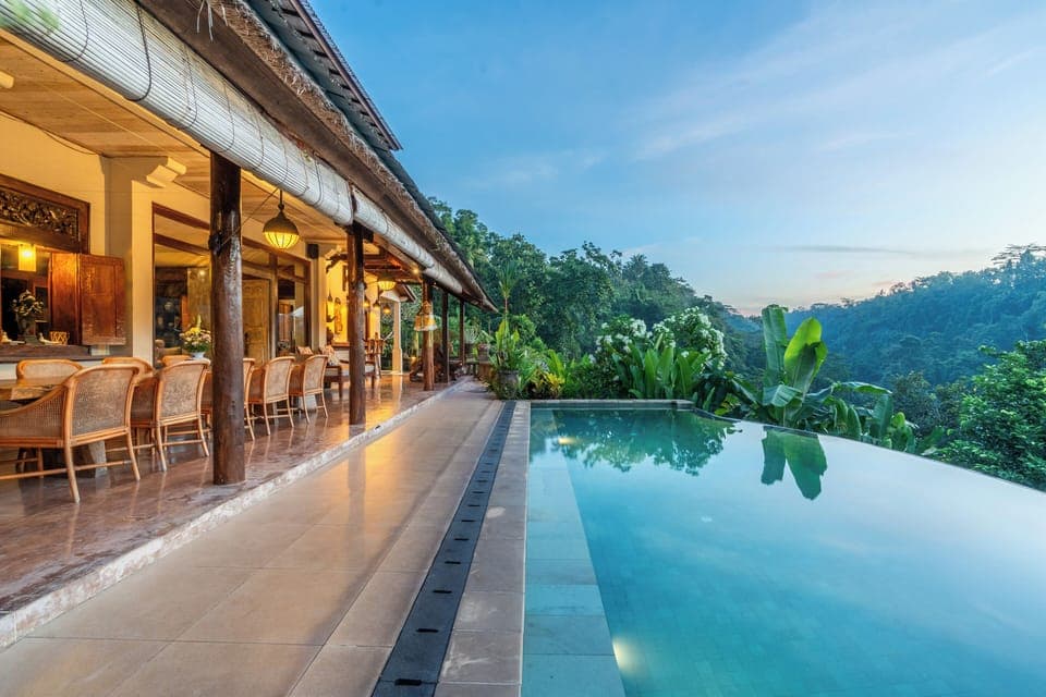 The patio leads straight into the infinity pool.
