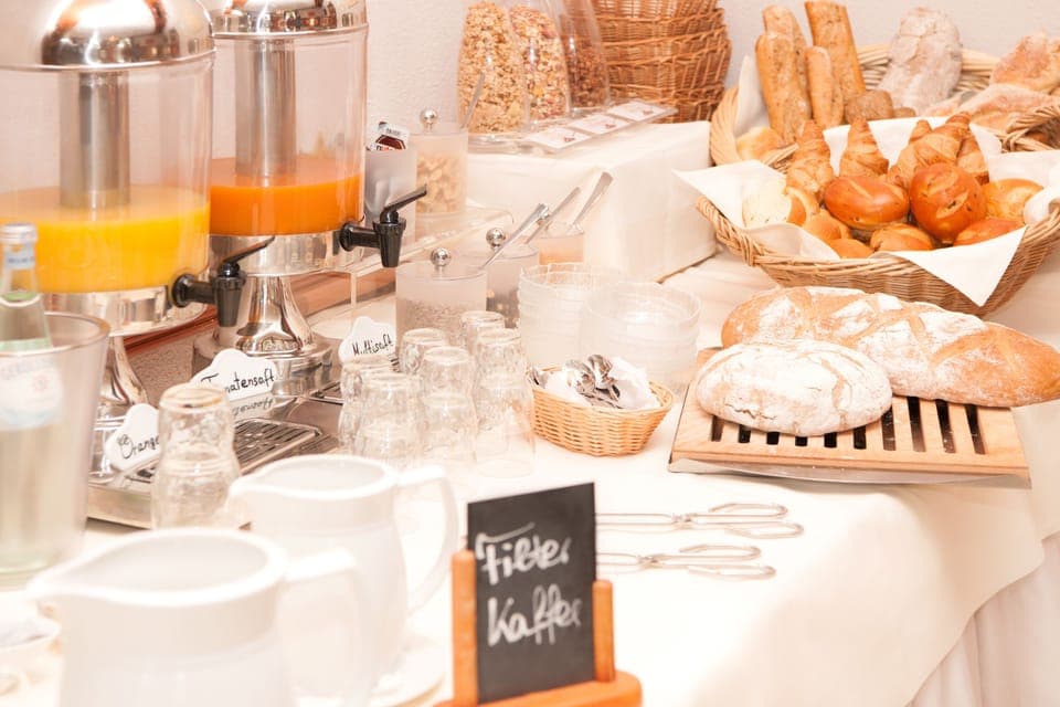 Free daily buffet breakfast