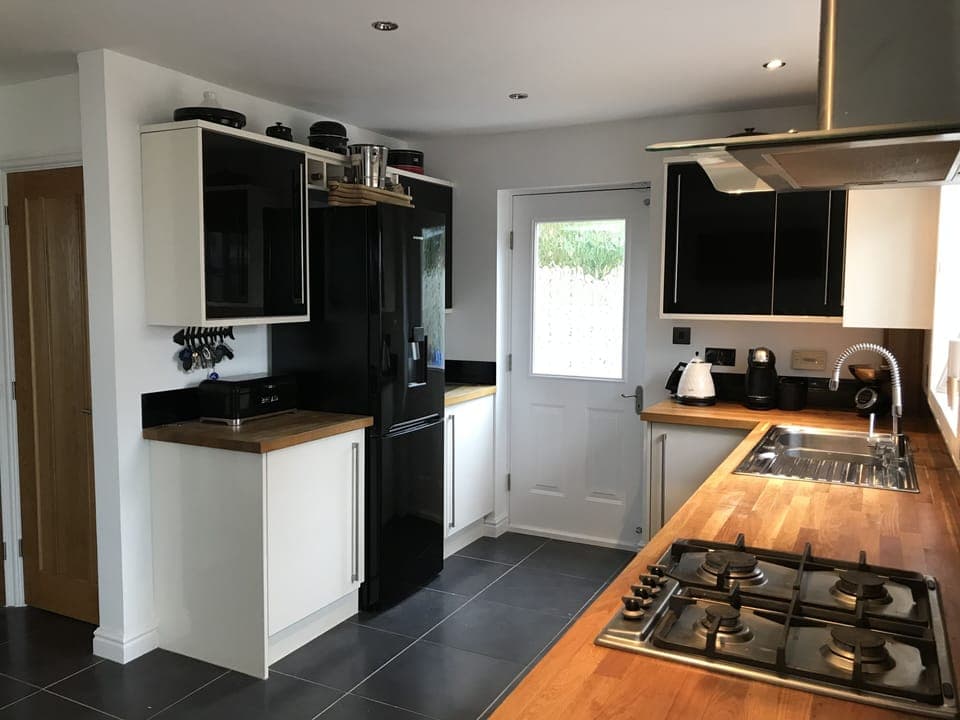 Fully equiped kitchen, washing machine, dishwasher and gas hob.