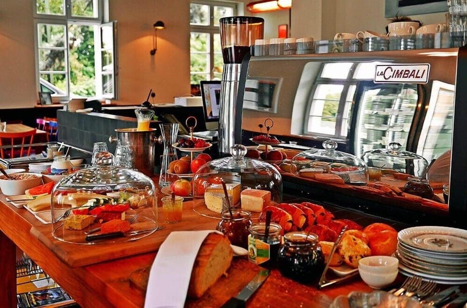 Daily buffet breakfast (EUR 15 per person)