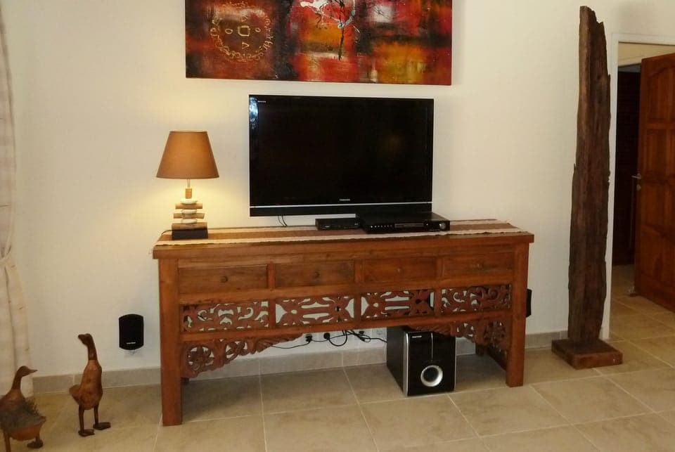 Deluxe Villa, 3 Bedrooms, Sea View, Beachside | Television