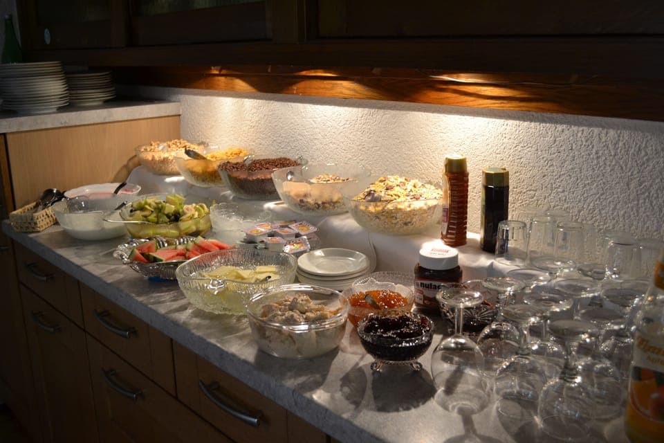 Free daily buffet breakfast