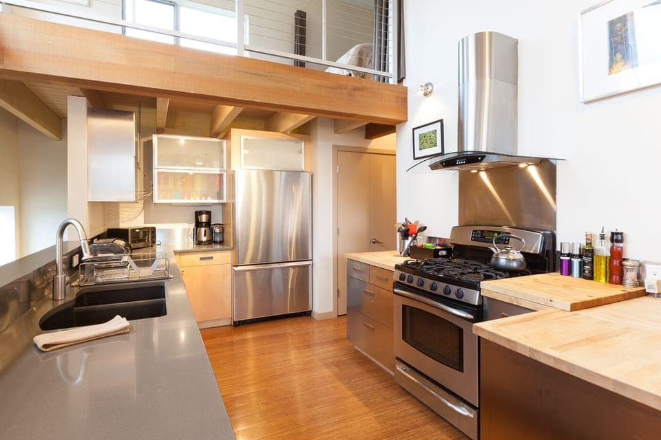 House, 4 Bedrooms | Private kitchen | Oven