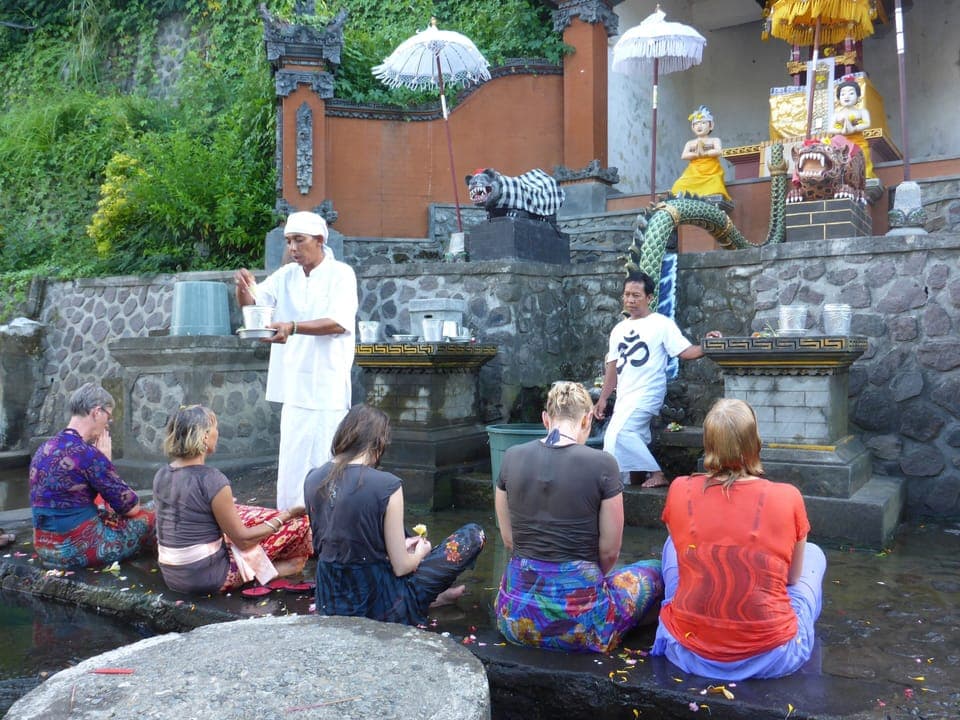 Aromatherapy, deep-tissue massages, Thai massages, body scrubs, facials