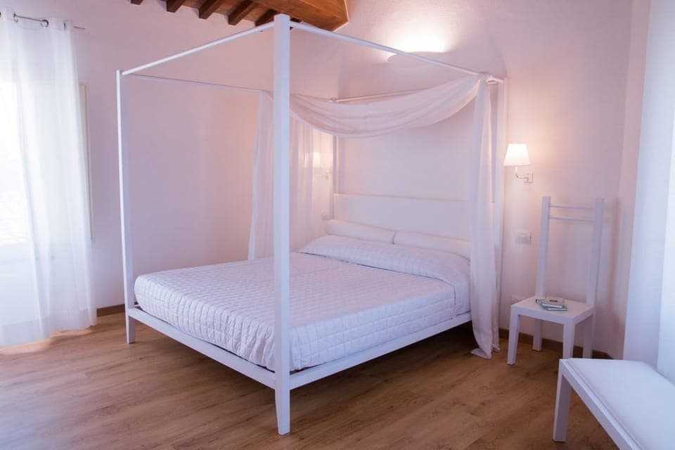 Quadruple Room | In-room safe, free cribs/infant beds, free WiFi, bed sheets