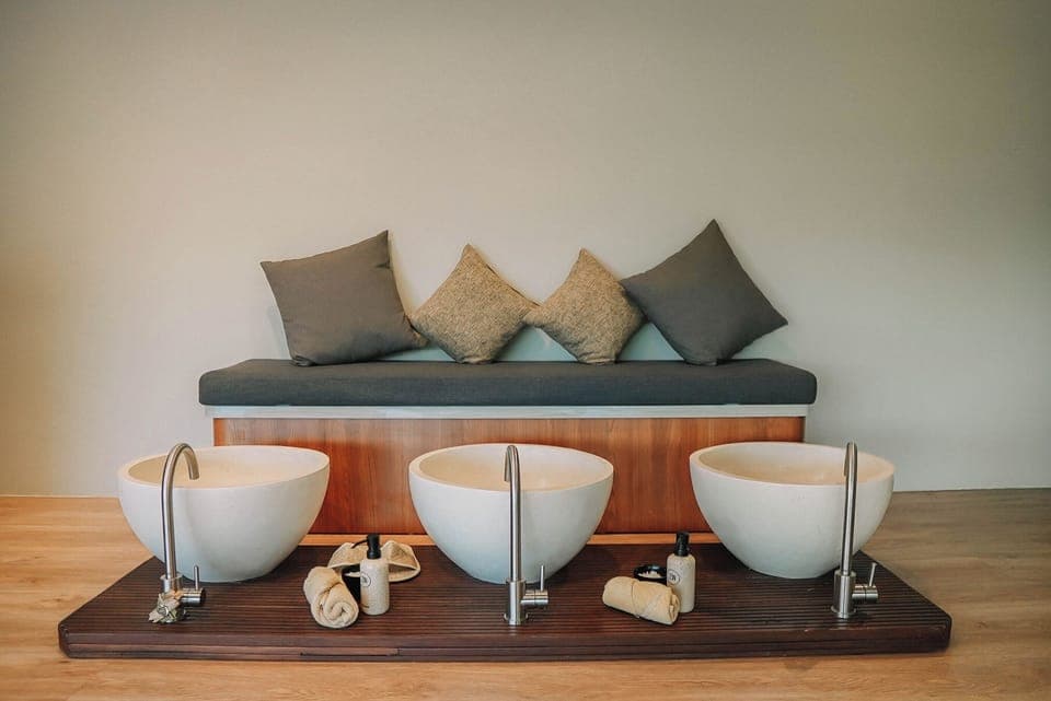 Couples treatment rooms, body treatments, aromatherapy