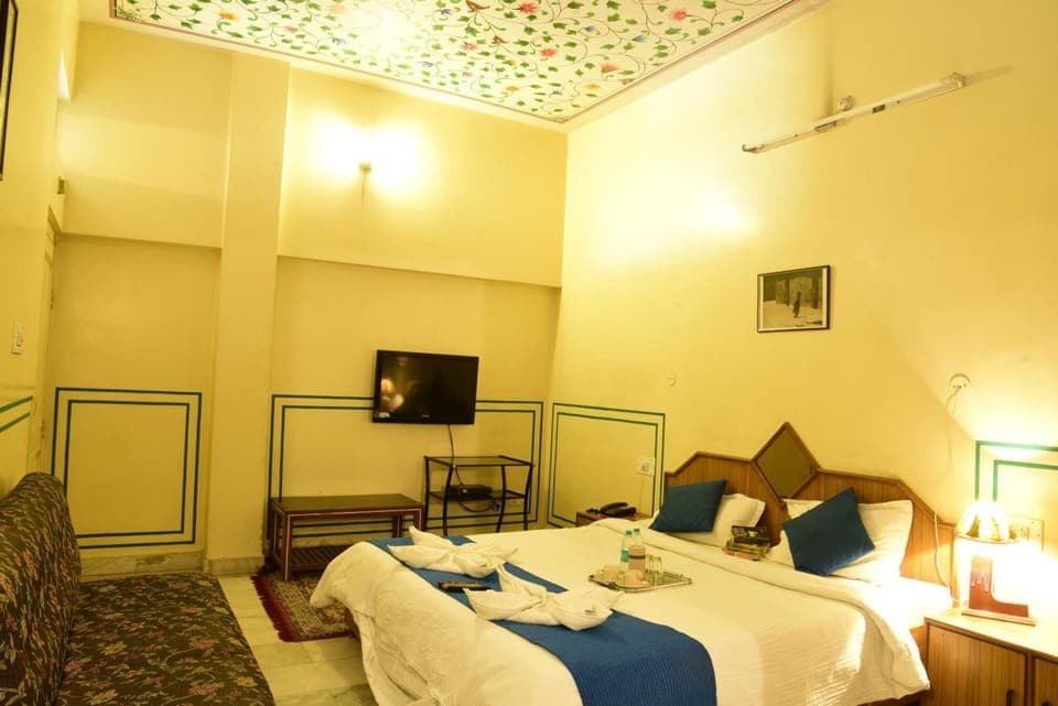 Individually decorated, individually furnished, desk, blackout drapes