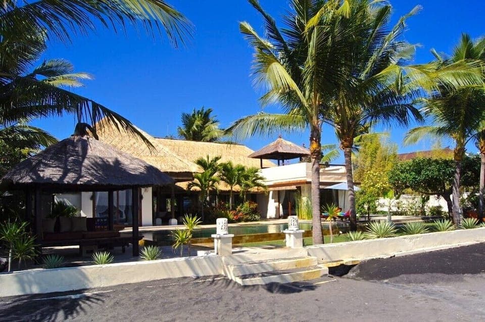 Front view of the villa