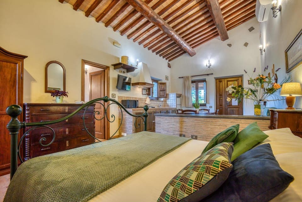 Studio | WiFi, bed sheets