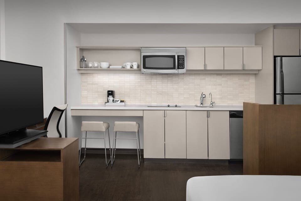 Studio, 1 King Bed with Sofa bed | Private kitchen | Mini-fridge, microwave