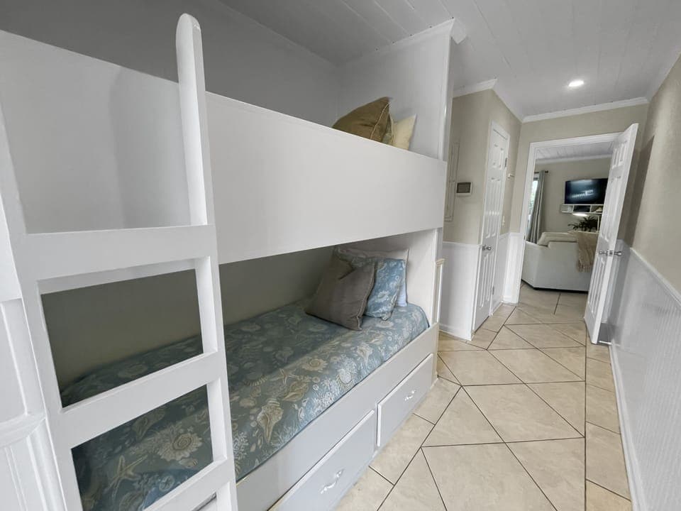 Inlet Dunes 201 | Hallway Bunk Beds | Sleeps 2