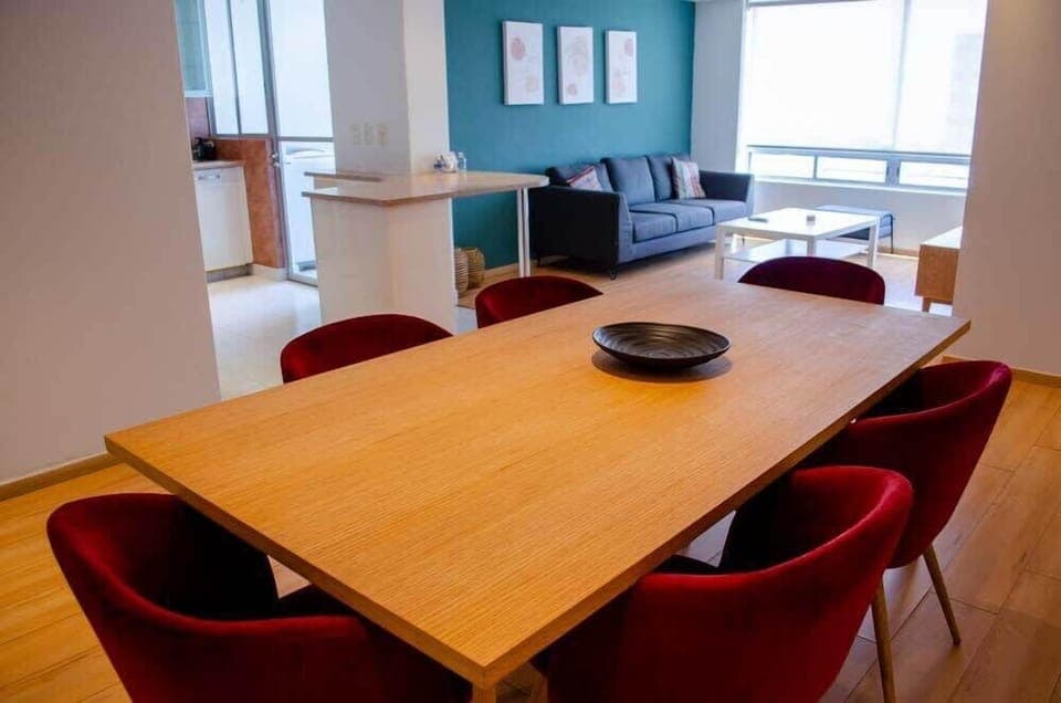 Pleasant and spacious dining room
