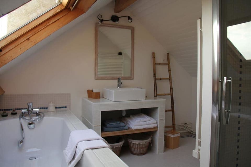 Room (Marjolaine) | Bathroom | Rainfall showerhead, free toiletries, hair dryer, bathrobes