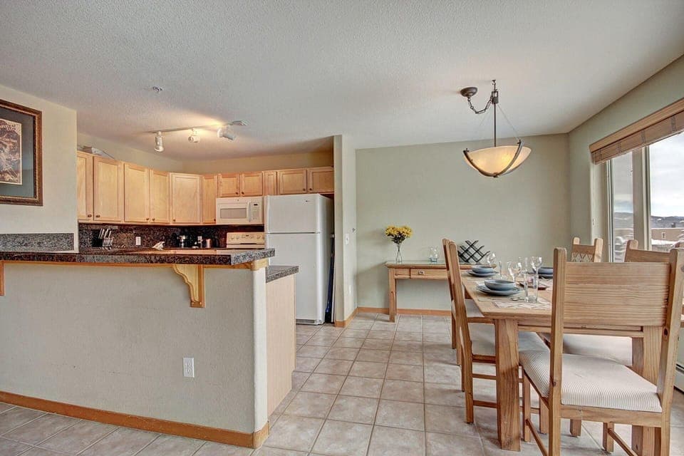 Open concept kitchen and dining area
