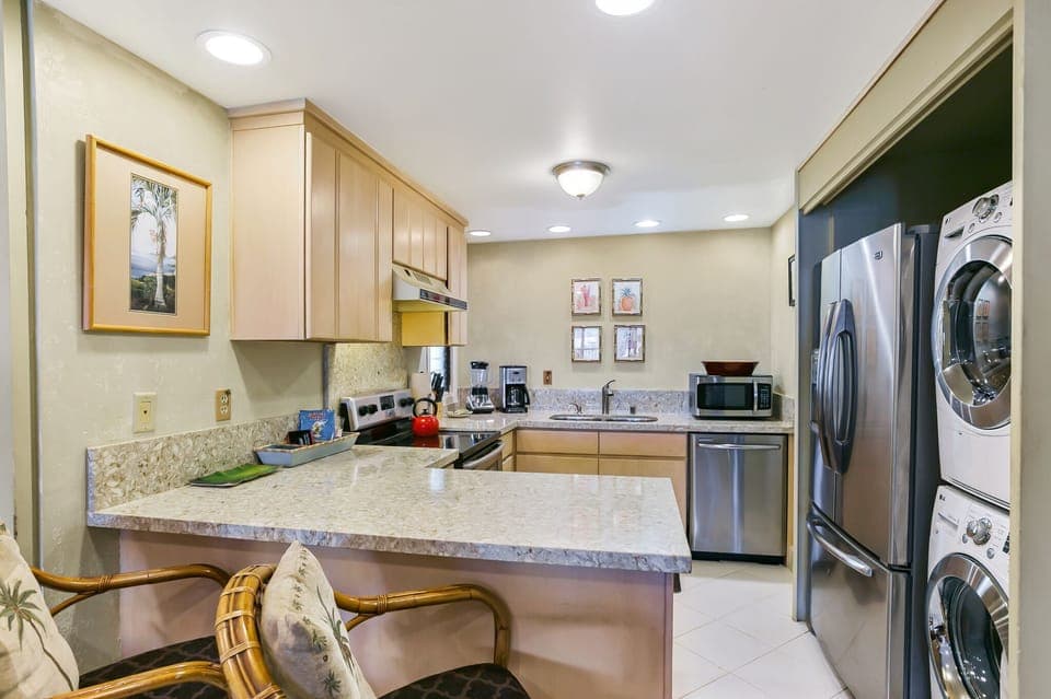 New Granite Counter tops, Stainless Steel appliances, New LG Washer/Dryer