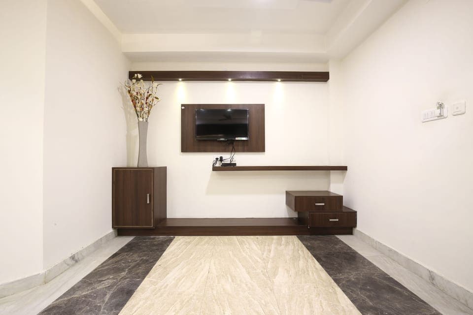 Family Room, 1 Double Bed, Non Smoking | Premium bedding, desk, blackout drapes, soundproofing