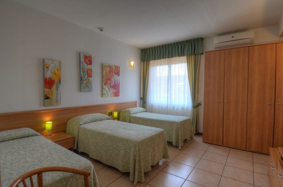 Free WiFi, bed sheets, wheelchair access