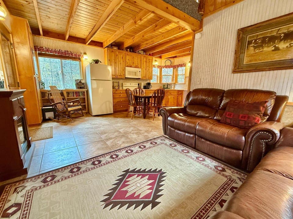 Living room/ kitchen