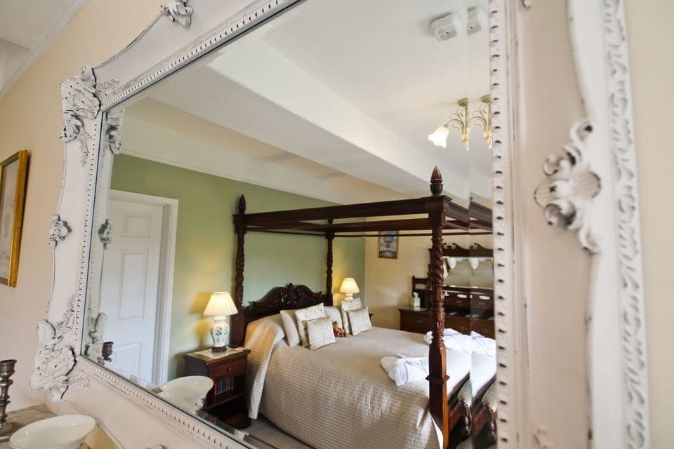 Superior King Room (Beech) | Individually decorated, individually furnished, laptop workspace