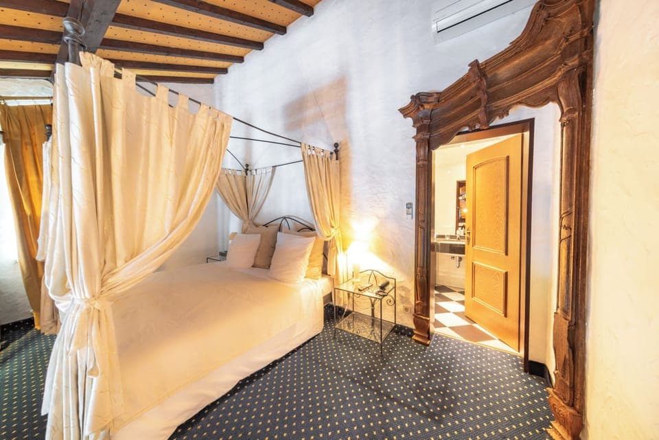 Premium bedding, in-room safe, individually decorated, desk