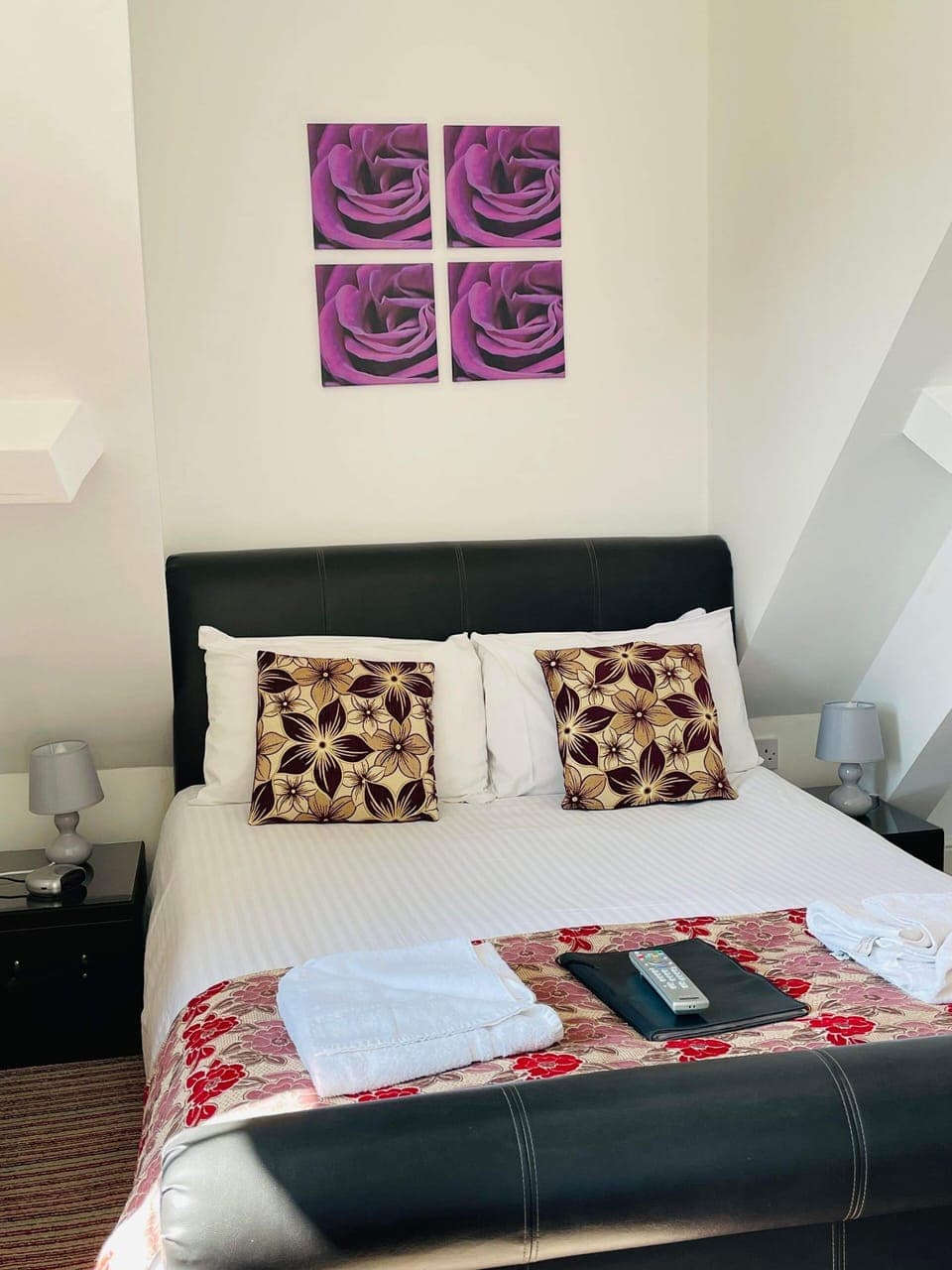 City Double Room | Desk, soundproofing, iron/ironing board, free WiFi