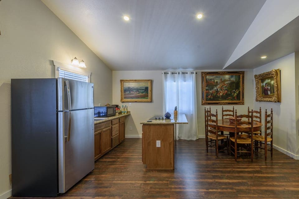 Kitchen & Dining Room