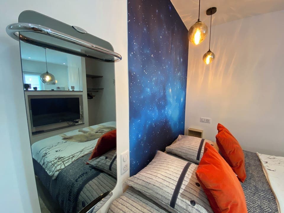 Egyptian cotton sheets, premium bedding, memory foam beds