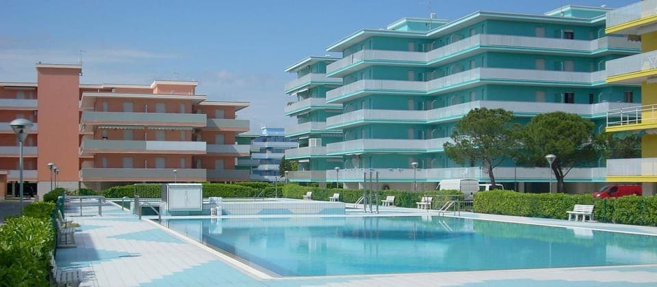 3 outdoor pools, pool umbrellas