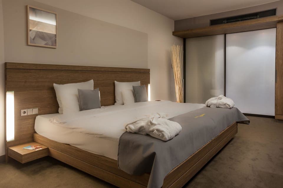 Minibar, in-room safe, desk, soundproofing