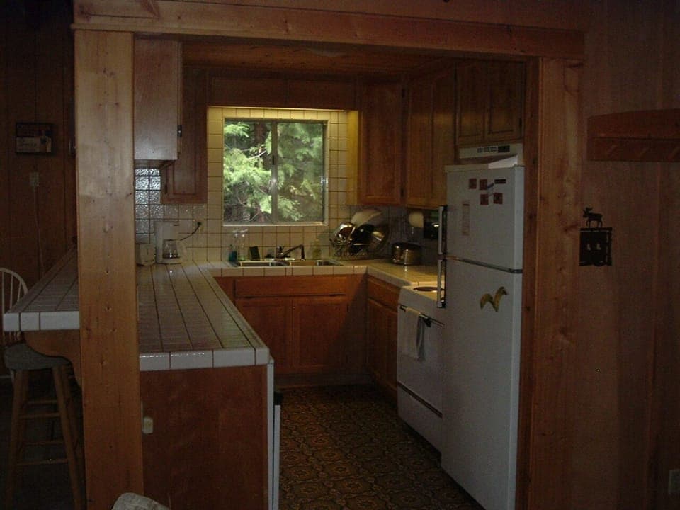 Kitchen area with new dishwaser